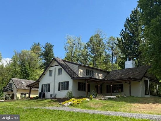 A colonial home in Leesport, Pennsylvania