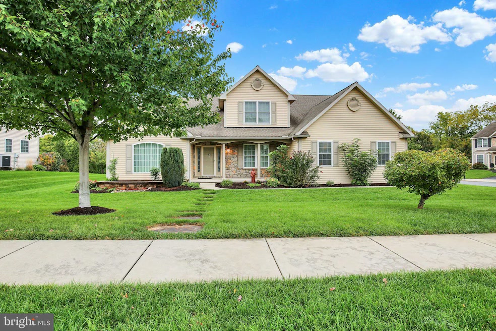 301 Valley Ct, Reading